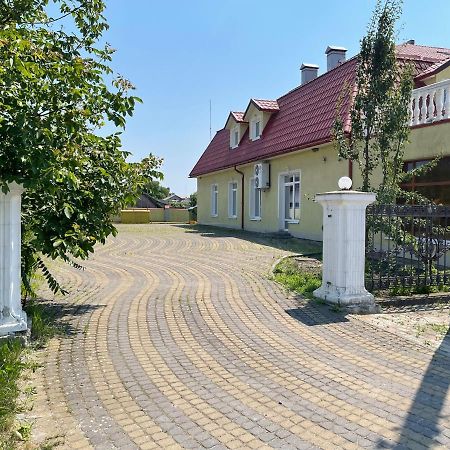 Едем Hotel Pustomyty Exterior foto