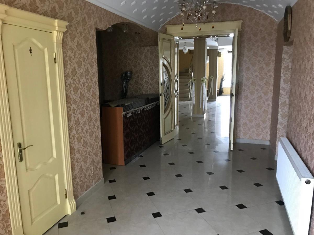 Едем Hotel Pustomyty Exterior foto